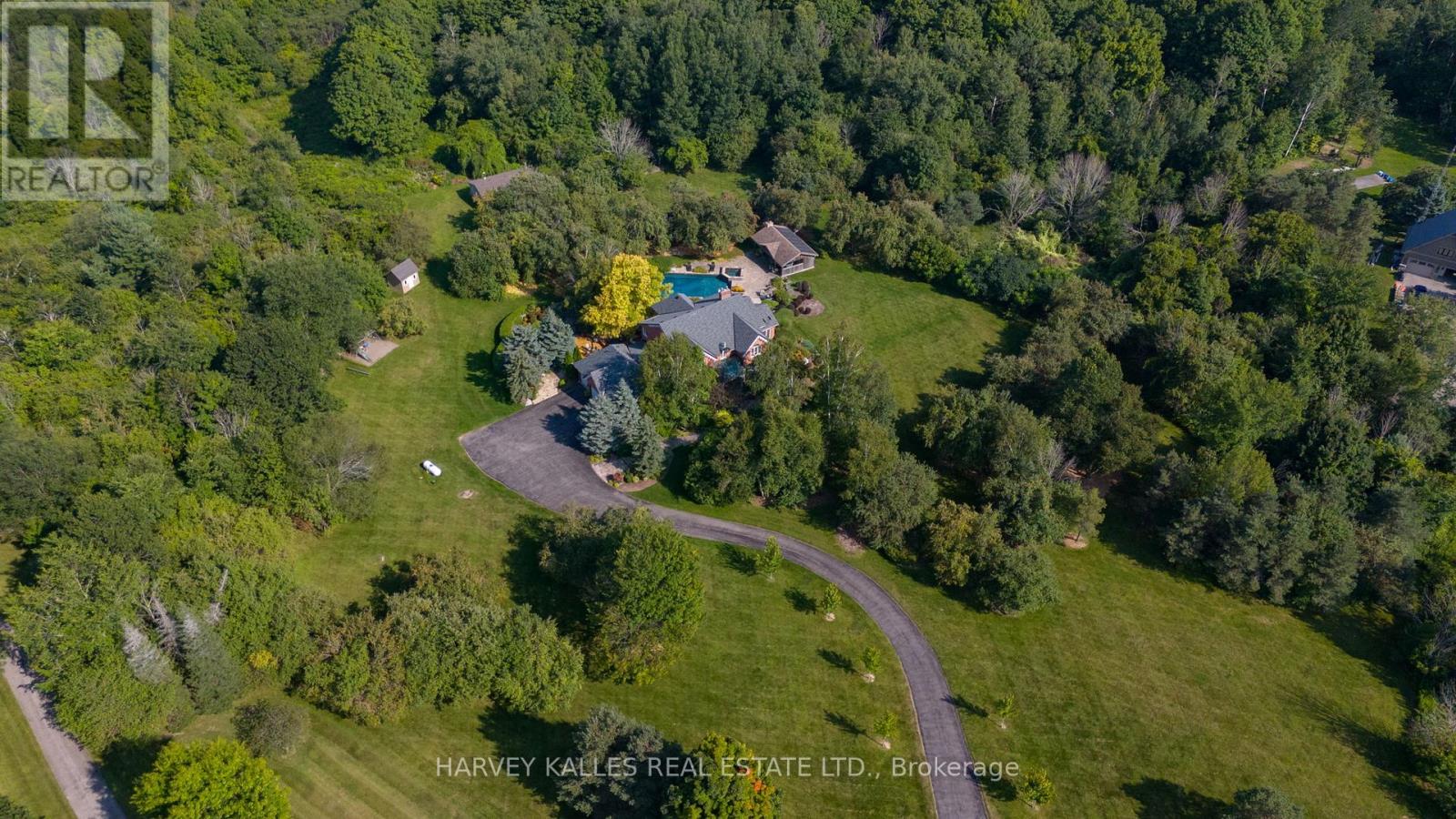 3 Rutland Hill Court, Caledon, Ontario  L7C 0B4 - Photo 2 - W12406297