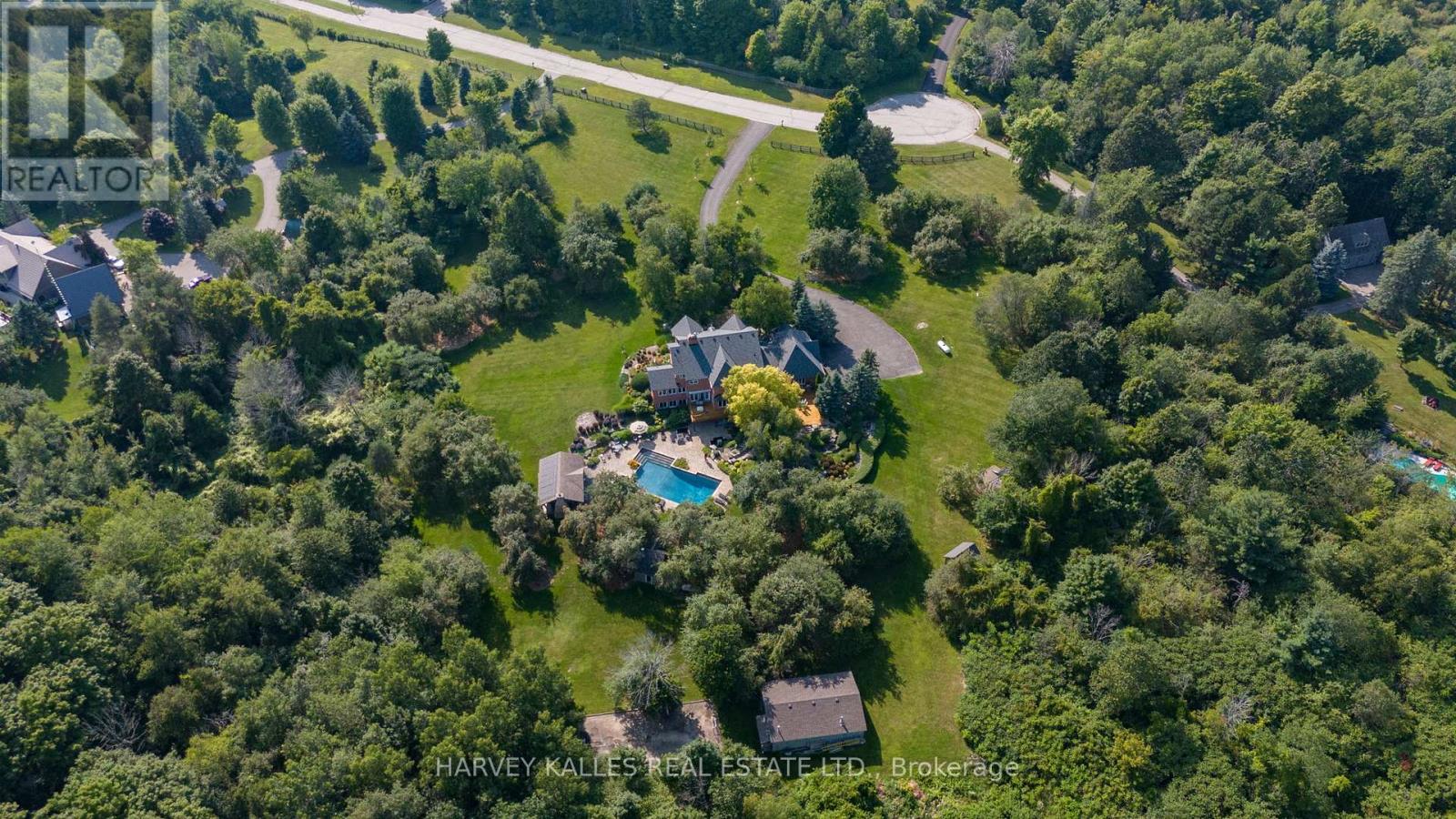 3 Rutland Hill Court, Caledon, Ontario  L7C 0B4 - Photo 3 - W12406297