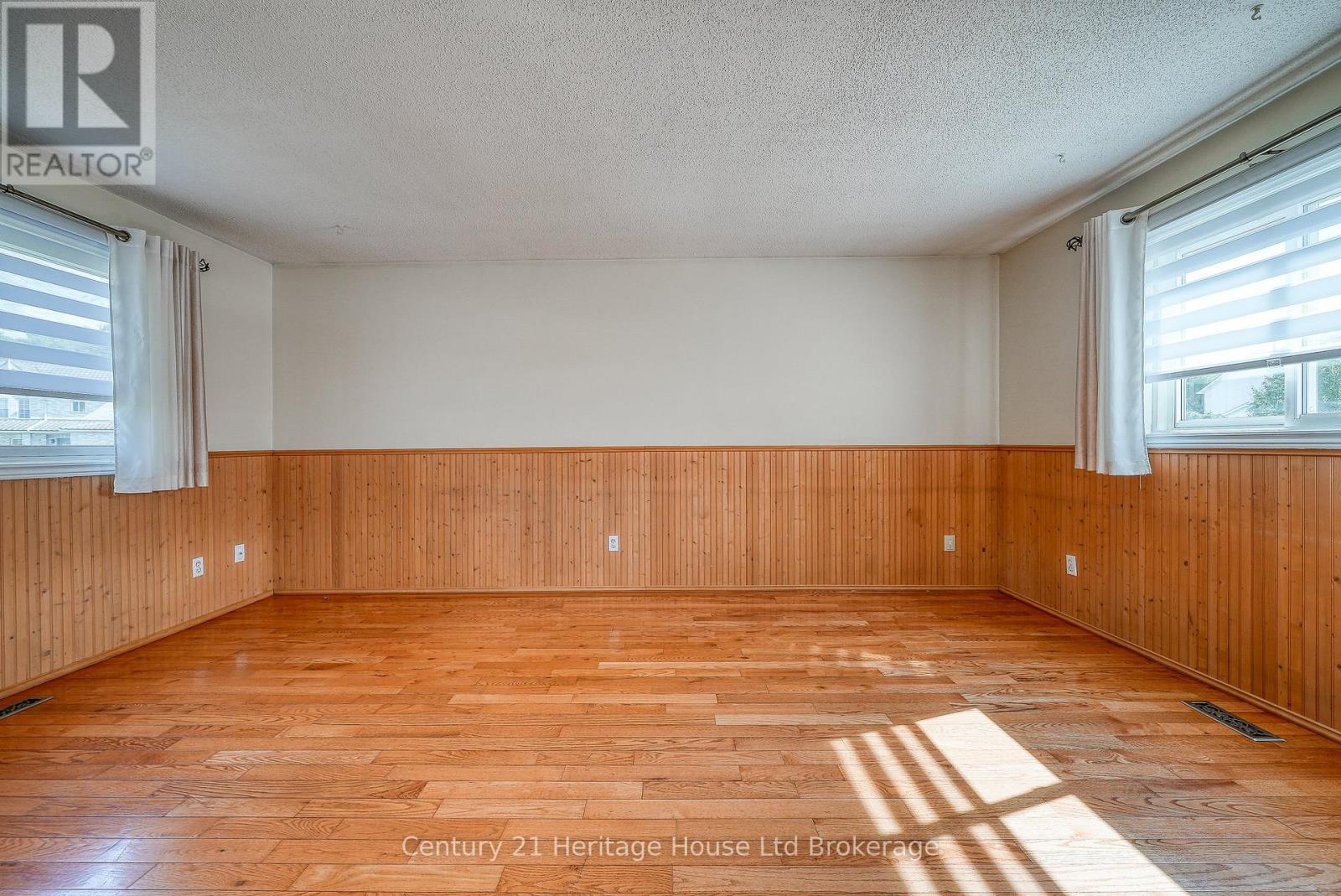 50 Pebble Beach Court, Woodstock, Ontario  N4S 8X2 - Photo 8 - X12473742