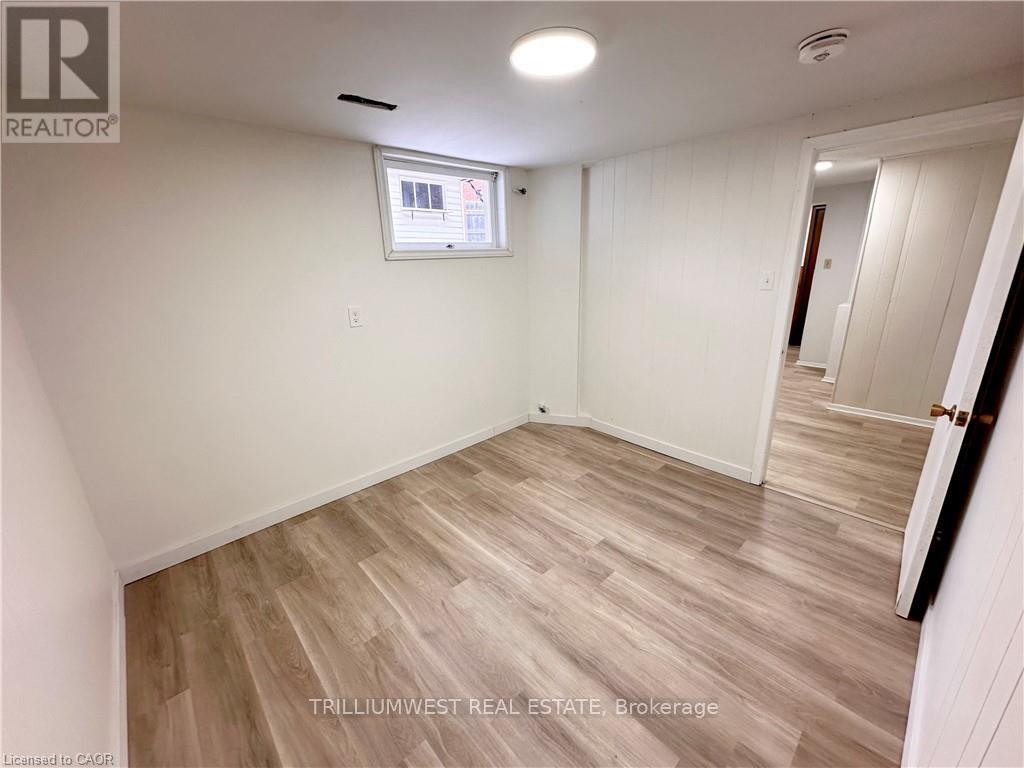 11 Van Horne Place, Kitchener, Ontario  N2P 1J8 - Photo 13 - X12437503