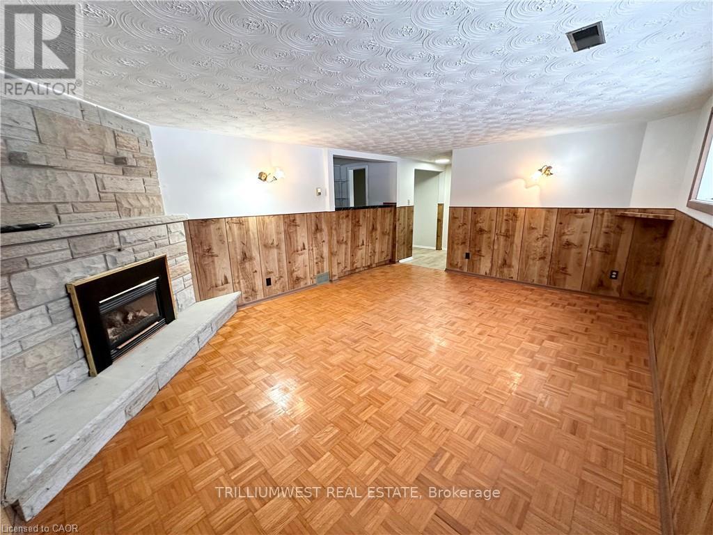 11 Van Horne Place, Kitchener, Ontario  N2P 1J8 - Photo 12 - X12437503