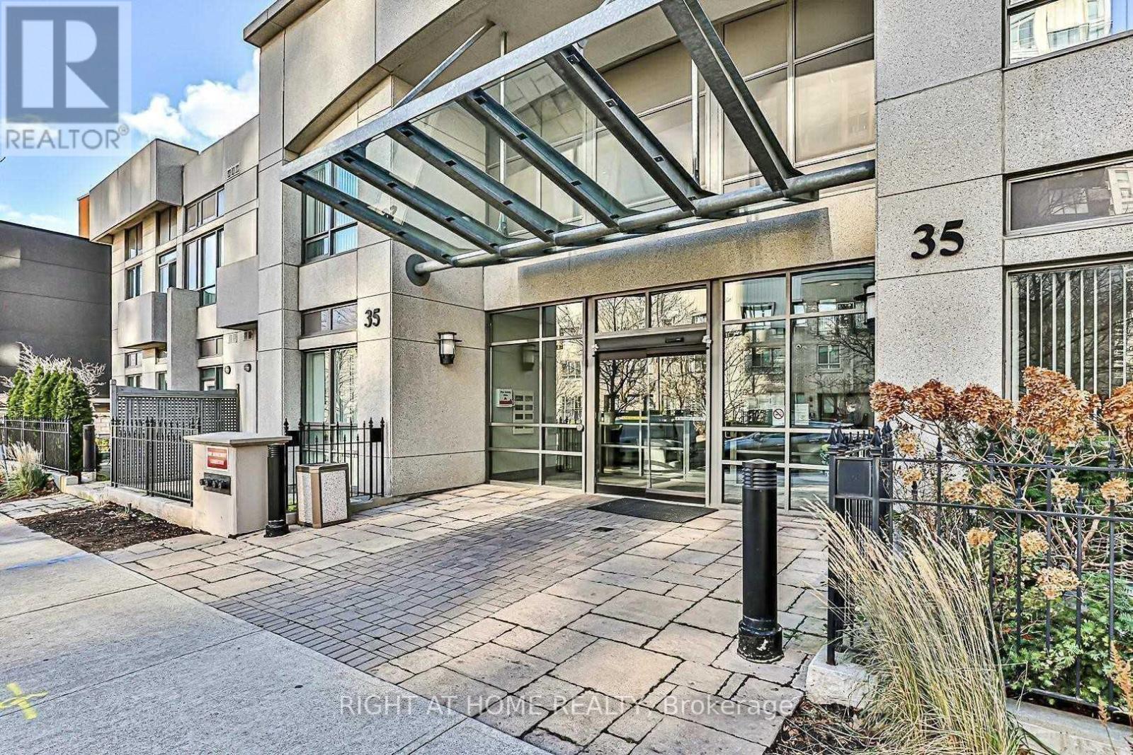 Ph215 - 35 Hollywood Avenue, Toronto, Ontario  M2N 0A9 - Photo 2 - C12473616