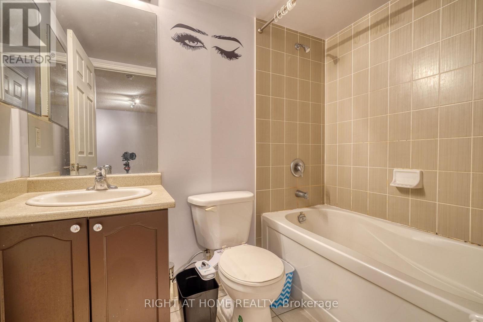 Ph215 - 35 Hollywood Avenue, Toronto, Ontario  M2N 0A9 - Photo 3 - C12473616