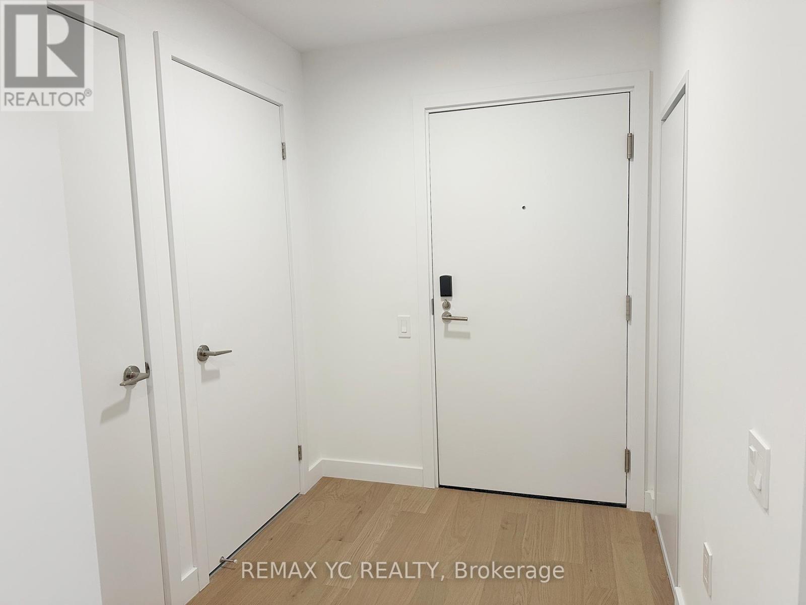 214 - 1720 Bayview Avenue, Toronto, Ontario  M4G 3C4 - Photo 2 - C12473624