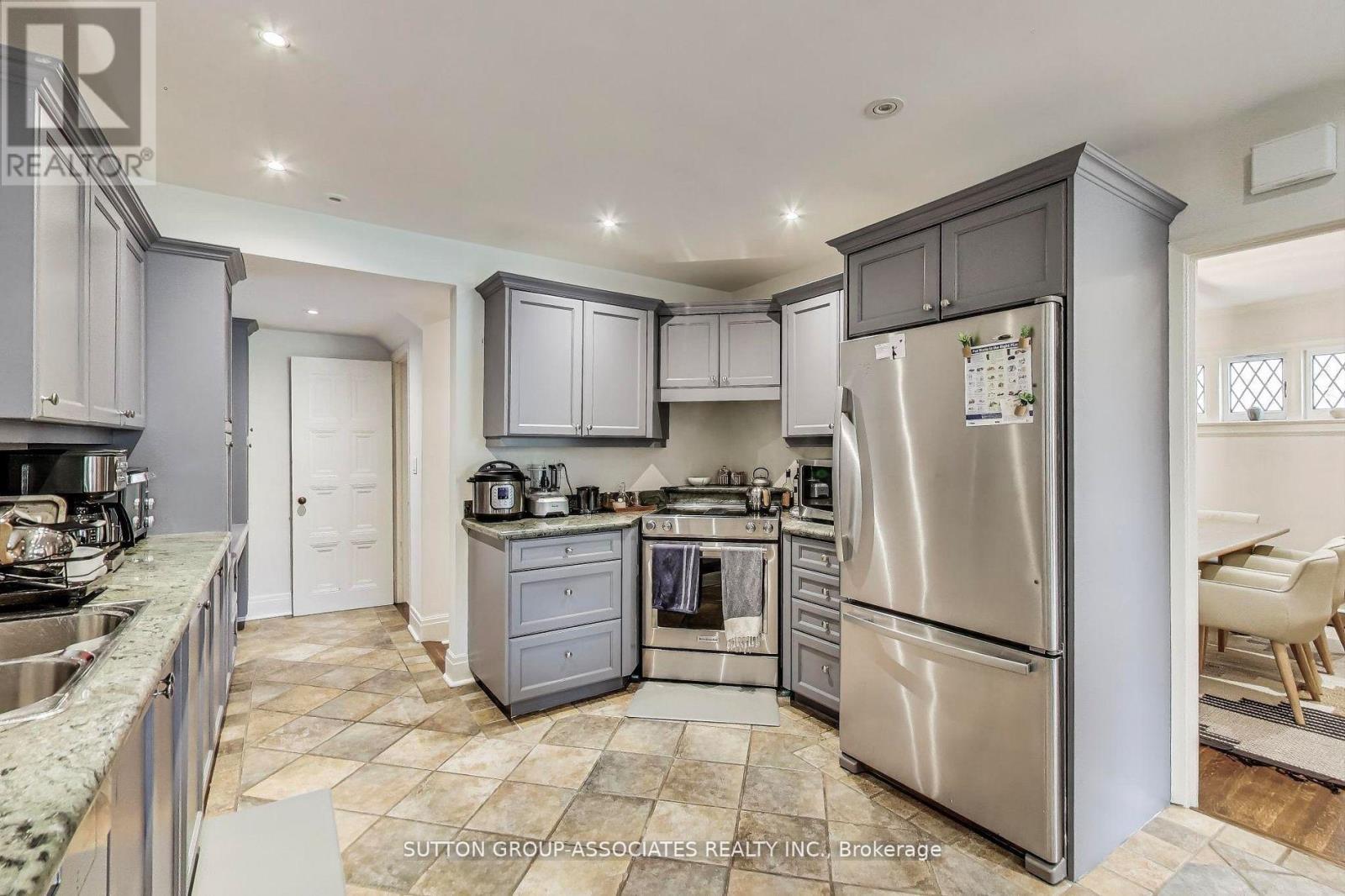 202 Forest Hill Road, Toronto, Ontario  M5P 2N4 - Photo 10 - C12473687