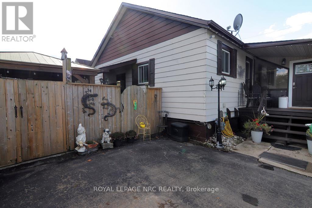 5192 Hamilton Street, Niagara Falls (Downtown), Ontario  L2E 2W3 - Photo 3 - X12473836