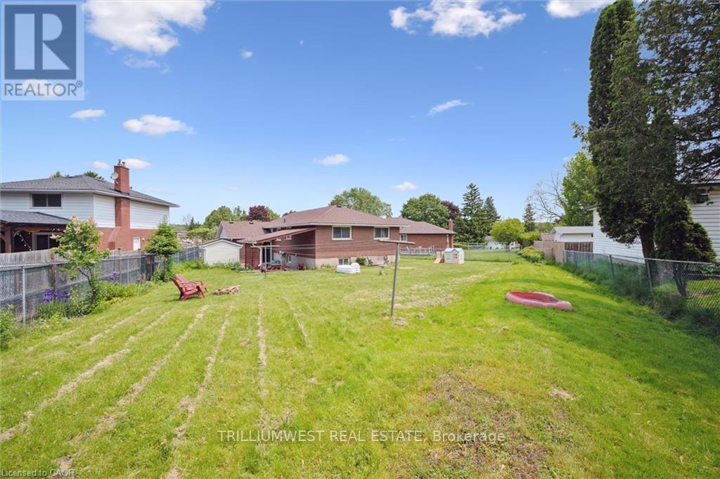 11 Van Horne Place, Kitchener, Ontario  N2P 1J8 - Photo 16 - X12437503