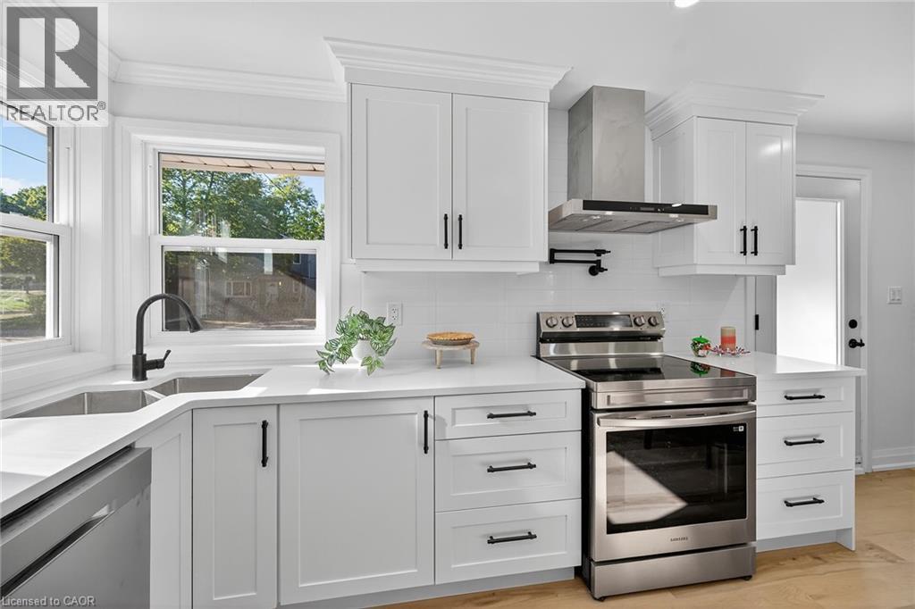 175 East 45th Street, Hamilton, Ontario  L8T 3K4 - Photo 6 - 40780564