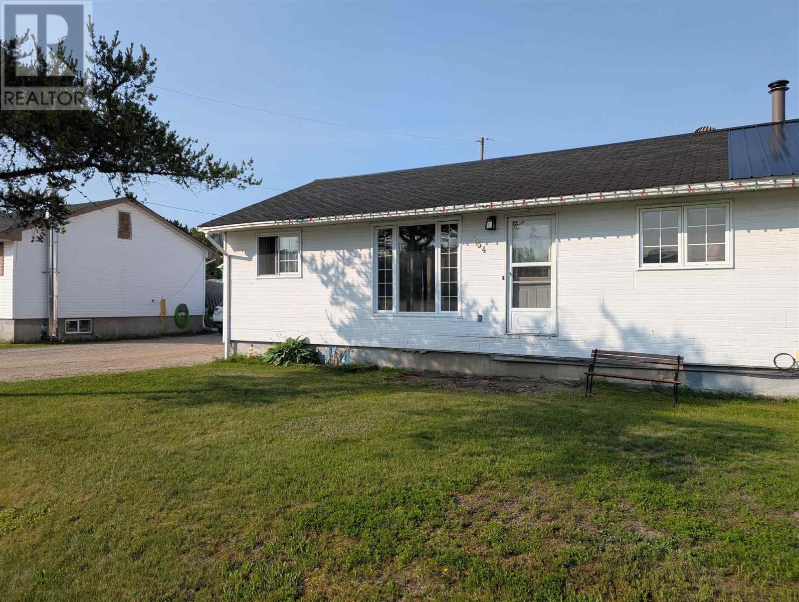 154 Avenue Du Parc, Dubreuilville, Ontario  P0S 1B0 - Photo 2 - SM251821