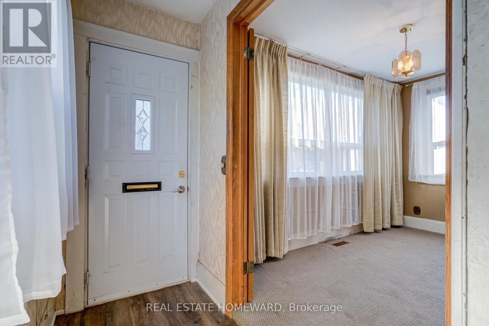 132 Hollis Avenue, Toronto, Ontario  M1N 2C8 - Photo 3 - E12473689