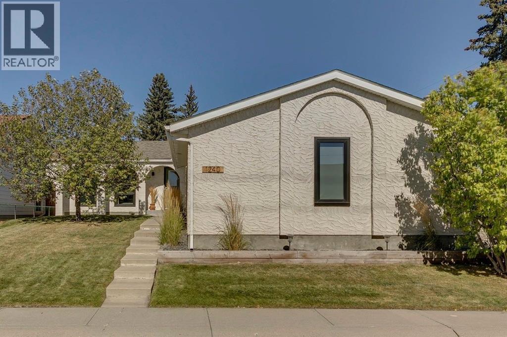 Property at 1240 Mapleglade Crescent SE image 2