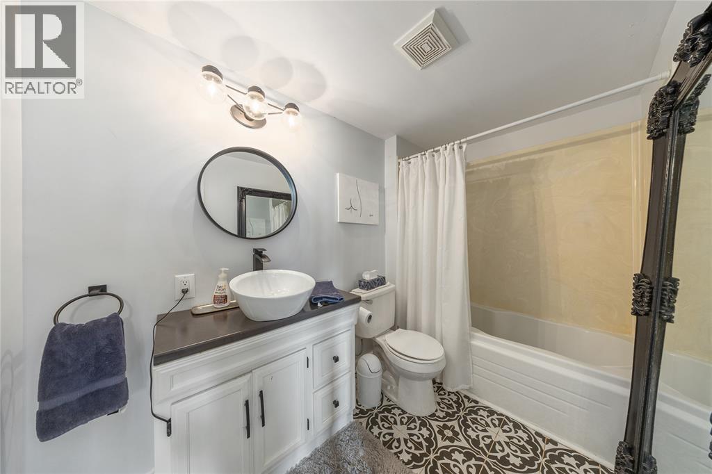 374 Kerby Street, Petrolia, Ontario  N0N 1R0 - Photo 12 - 25026689