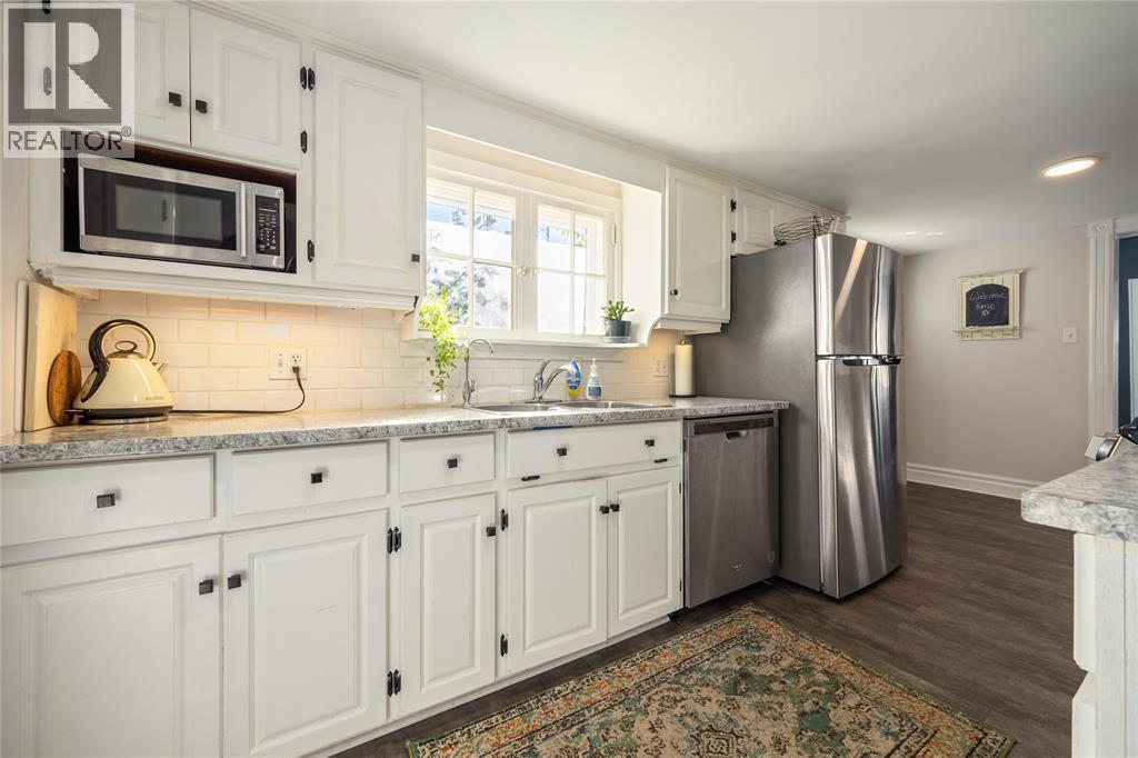 374 Kerby Street, Petrolia, Ontario  N0N 1R0 - Photo 17 - 25026689