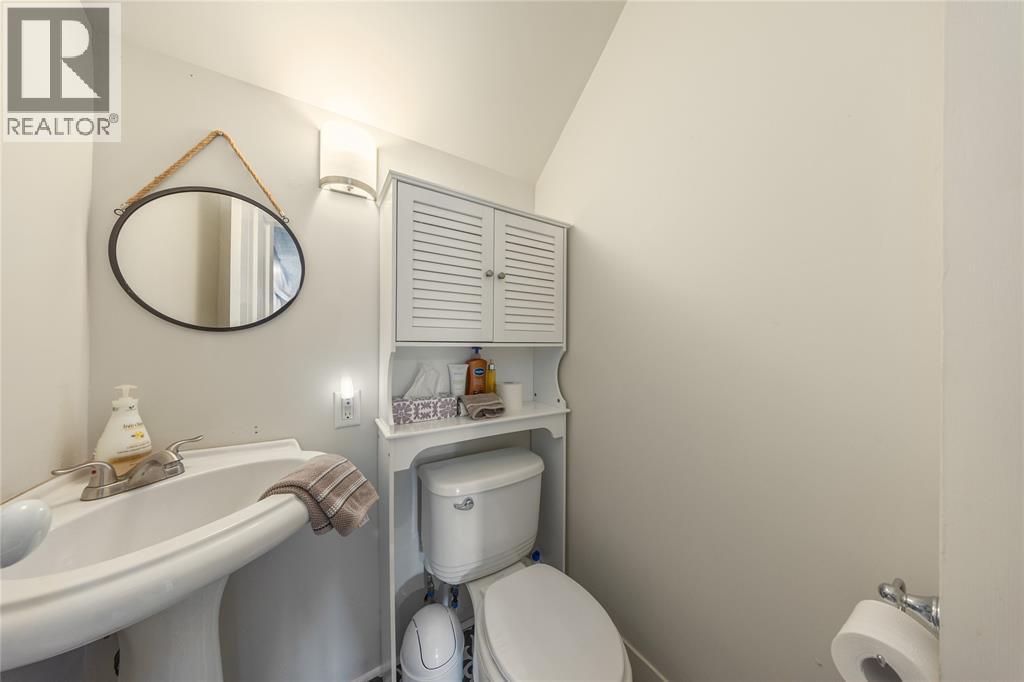 374 Kerby Street, Petrolia, Ontario  N0N 1R0 - Photo 21 - 25026689