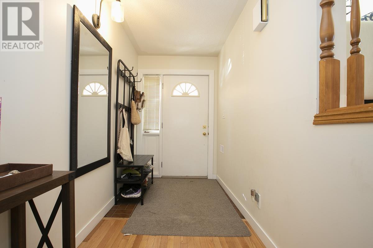 856 Pine St, Sault Ste. Marie, Ontario  P6B 3G3 - Photo 11 - SM253034