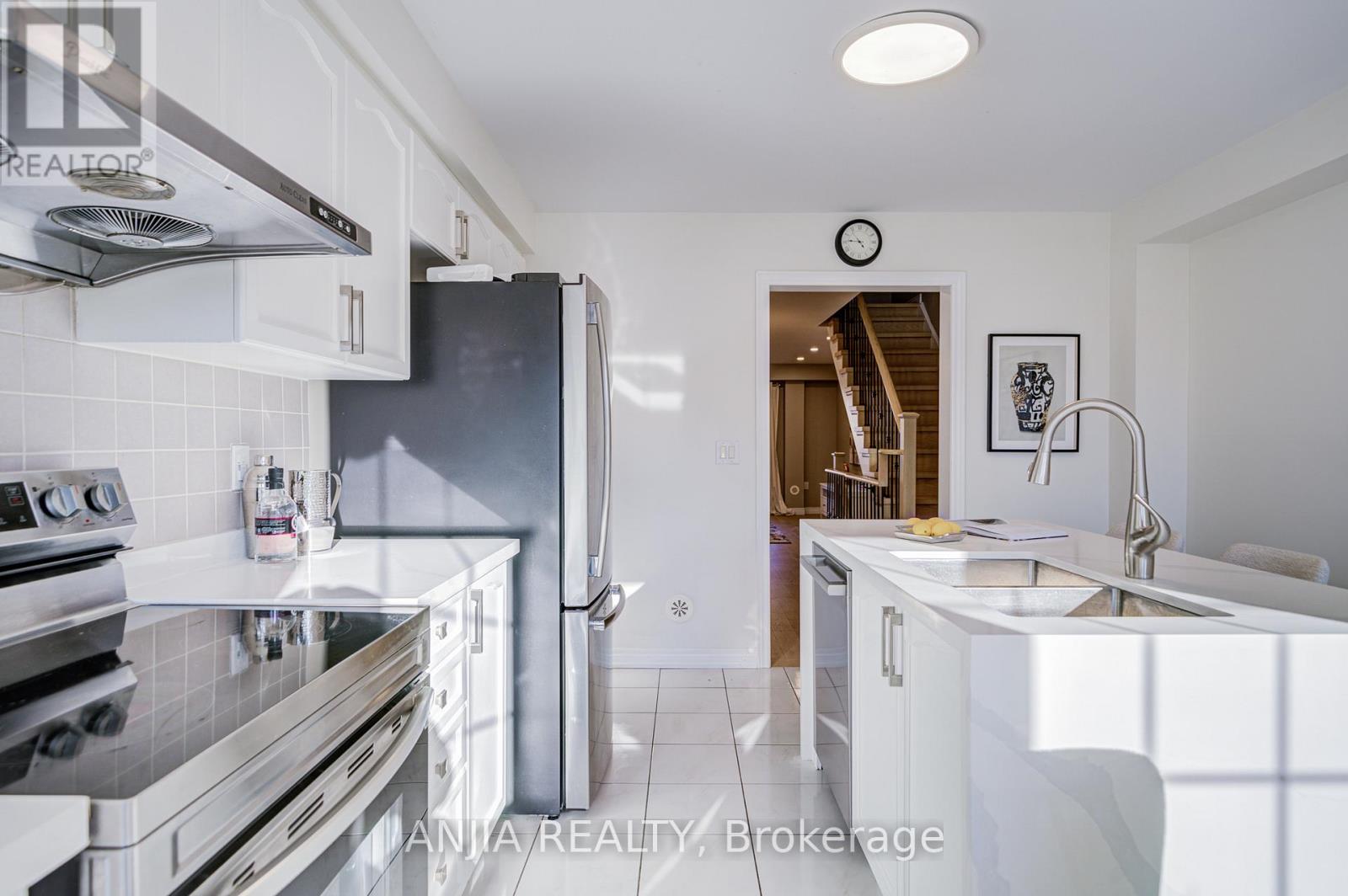 5 Valliere Drive, Markham, Ontario  L6C 0M7 - Photo 26 - N12473626