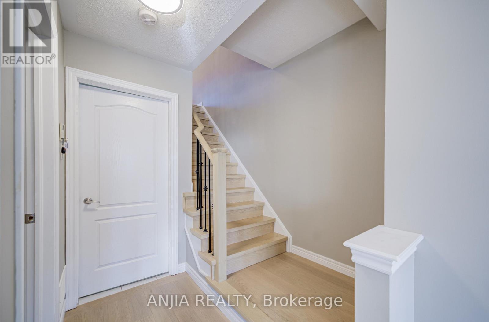 5 Valliere Drive, Markham, Ontario  L6C 0M7 - Photo 9 - N12473626