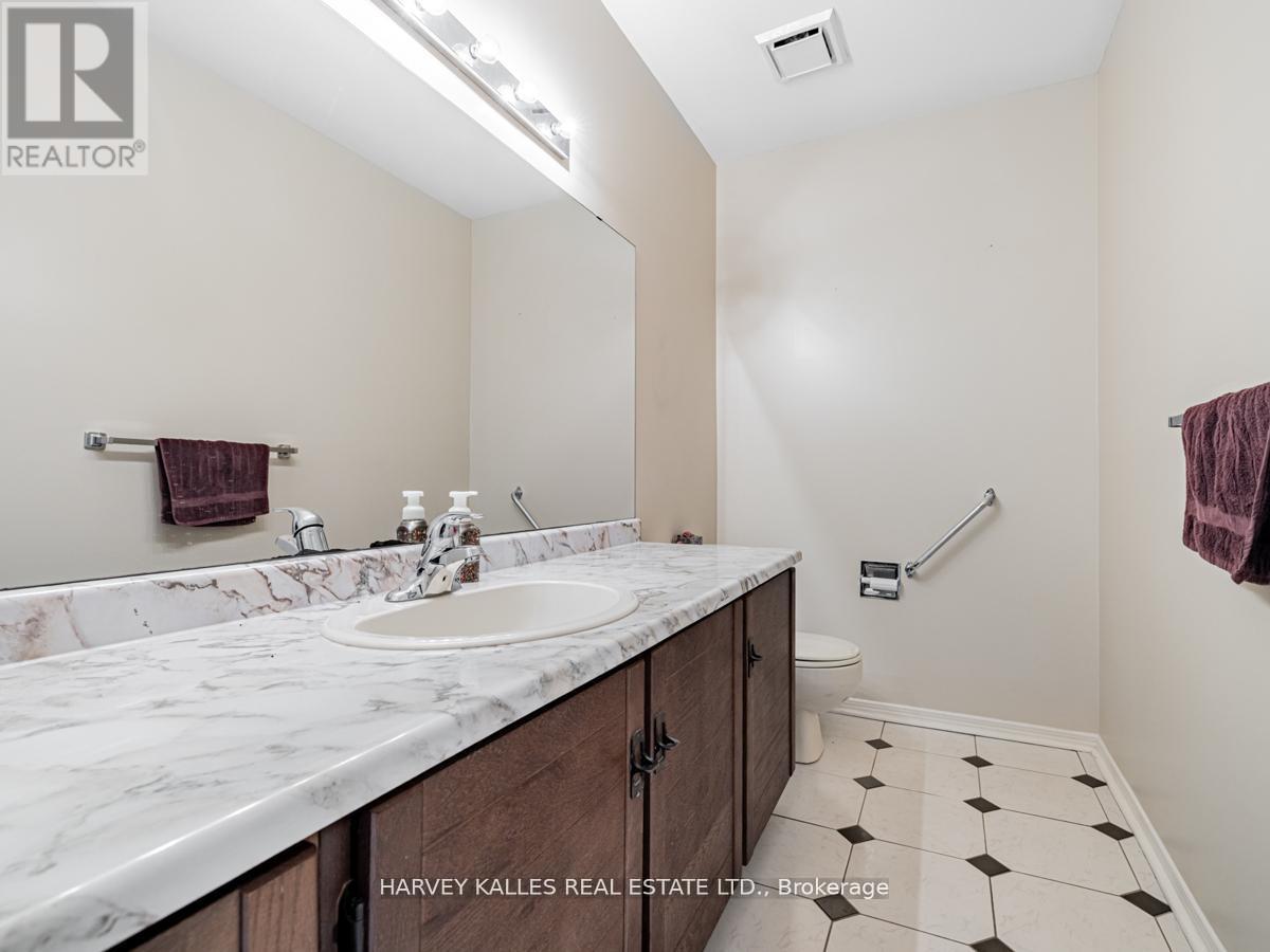 18 Finlayson Court W, Vaughan, Ontario  L4J 3B8 - Photo 14 - N12473664