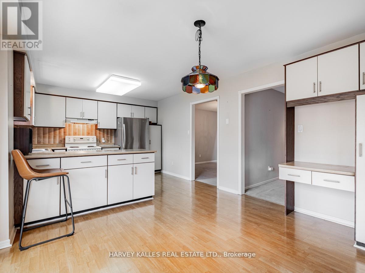 18 Finlayson Court W, Vaughan, Ontario  L4J 3B8 - Photo 15 - N12473664