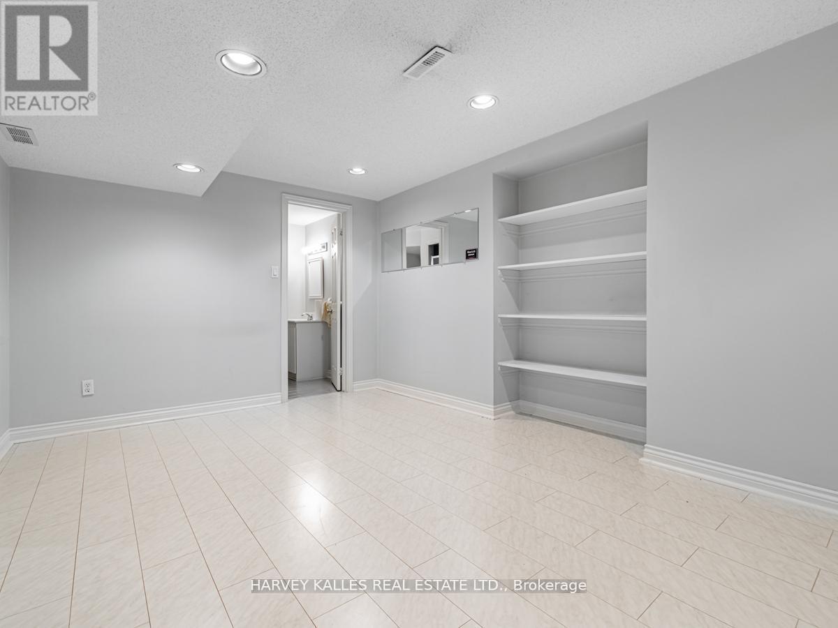 18 Finlayson Court W, Vaughan, Ontario  L4J 3B8 - Photo 34 - N12473664