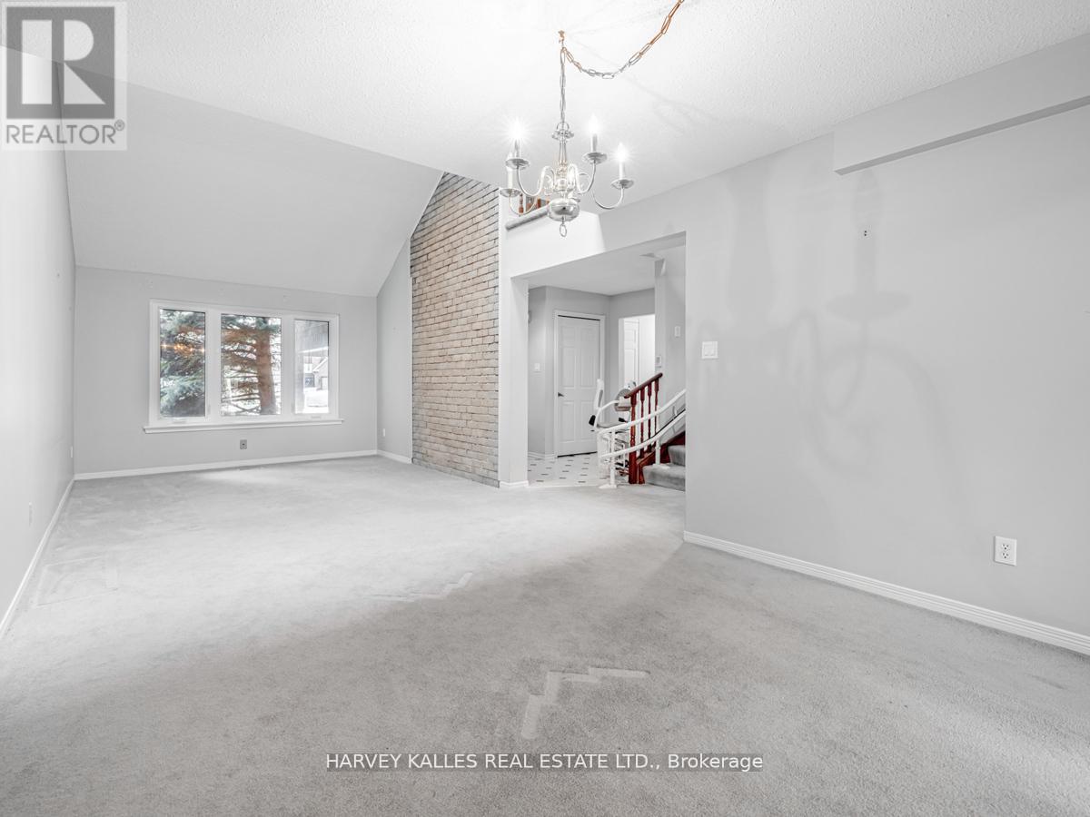 18 Finlayson Court W, Vaughan, Ontario  L4J 3B8 - Photo 5 - N12473664