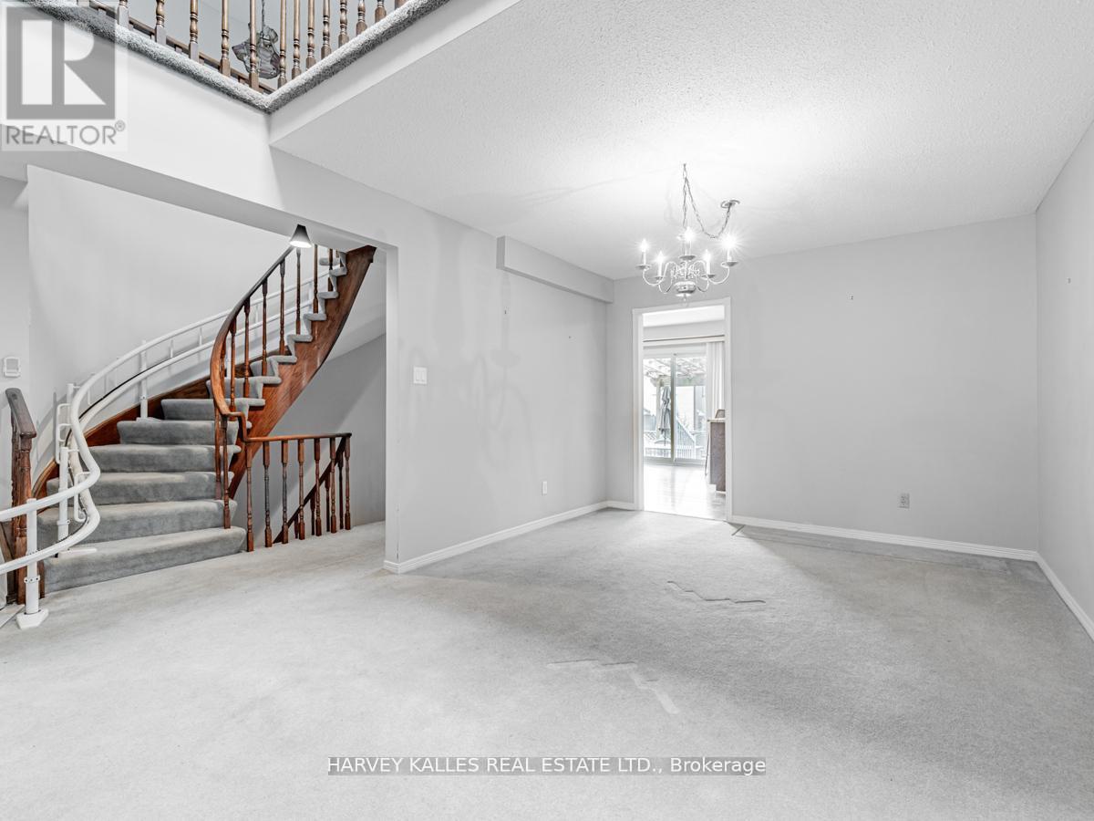 18 Finlayson Court W, Vaughan, Ontario  L4J 3B8 - Photo 9 - N12473664