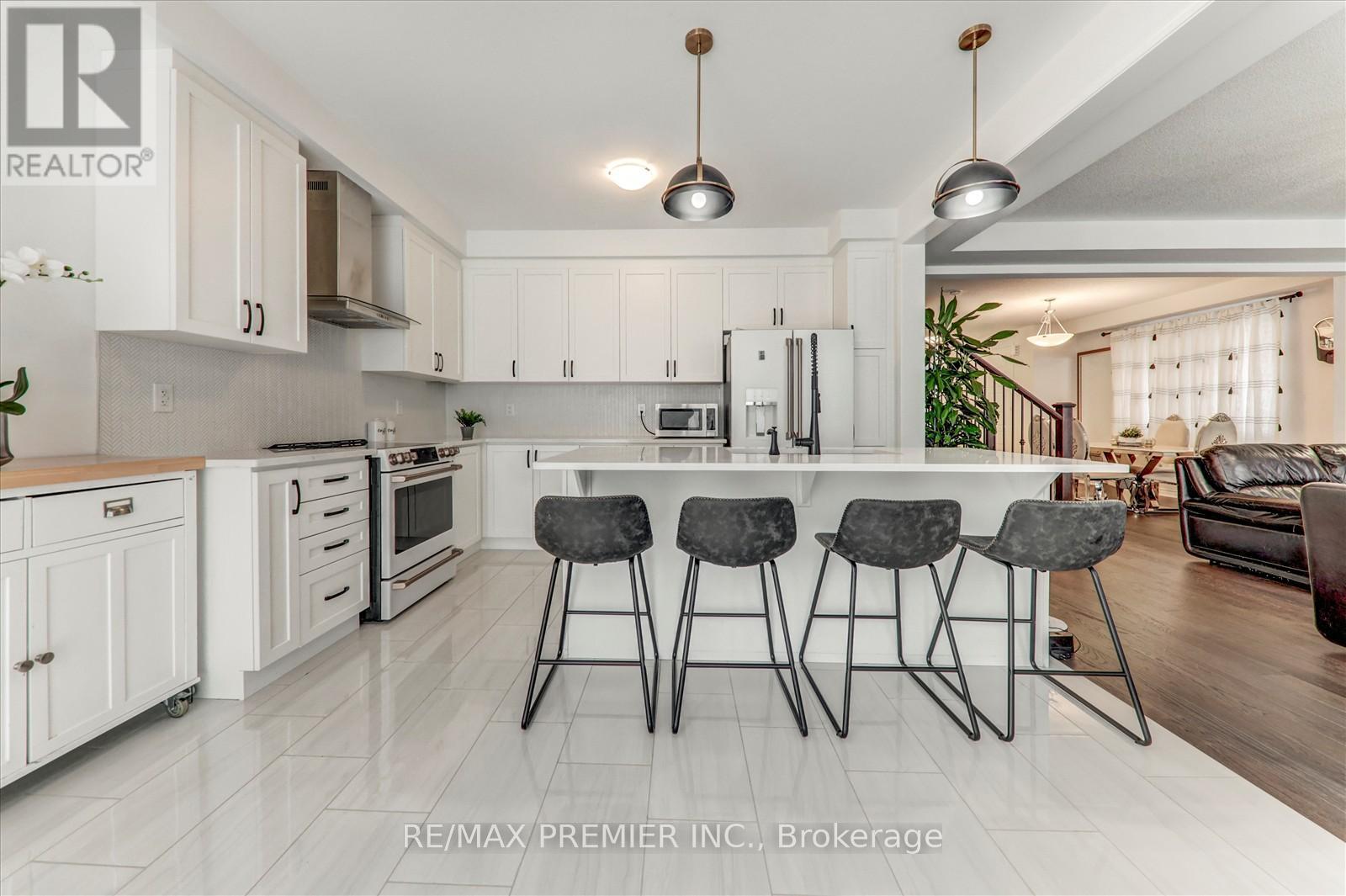 609 Mika Street, Innisfil, Ontario  L9S 0S2 - Photo 12 - N12473672