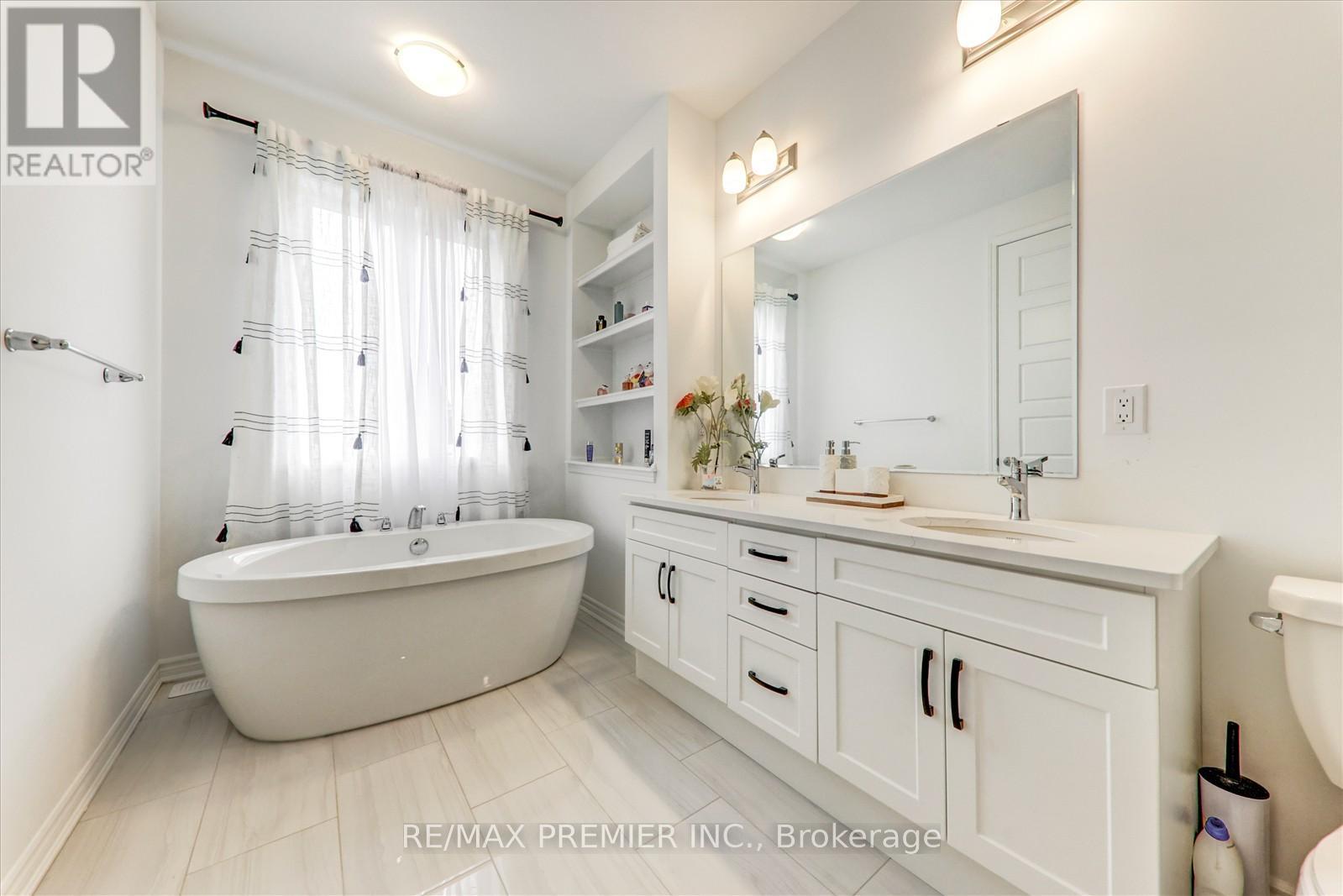 609 Mika Street, Innisfil, Ontario  L9S 0S2 - Photo 19 - N12473672