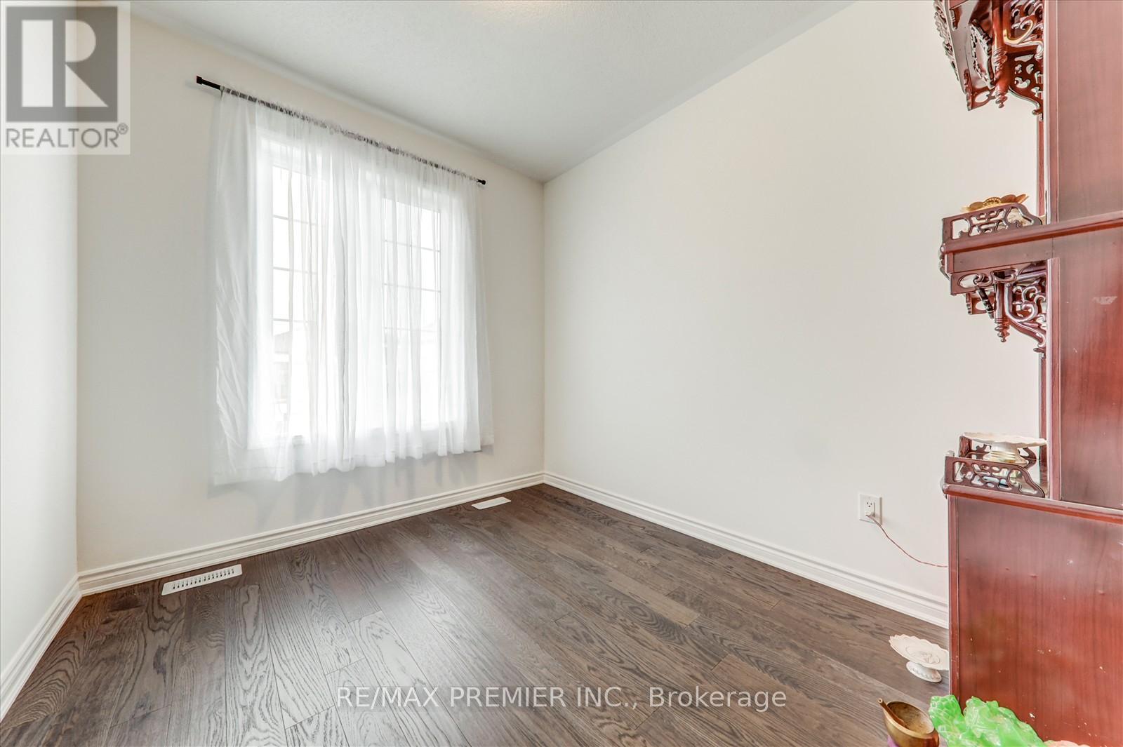 609 Mika Street, Innisfil, Ontario  L9S 0S2 - Photo 21 - N12473672