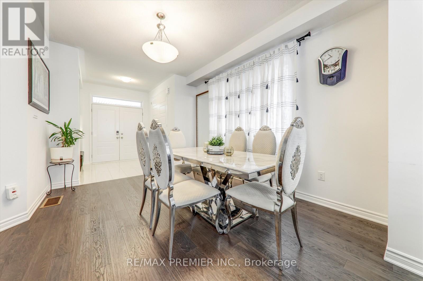 609 Mika Street, Innisfil, Ontario  L9S 0S2 - Photo 5 - N12473672