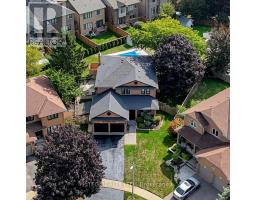 32 FALSTAFF CRESCENT, Whitby, Ontario
