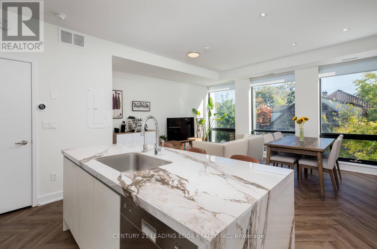 204 - 441 Jane Street, Toronto, Ontario  M6S 3Z9 - Photo 2 - W12473631