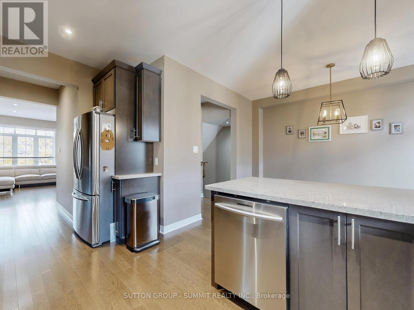 3050 Eberly Woods Drive, Oakville, Ontario  L6M 0T5 - Photo 12 - W12473634