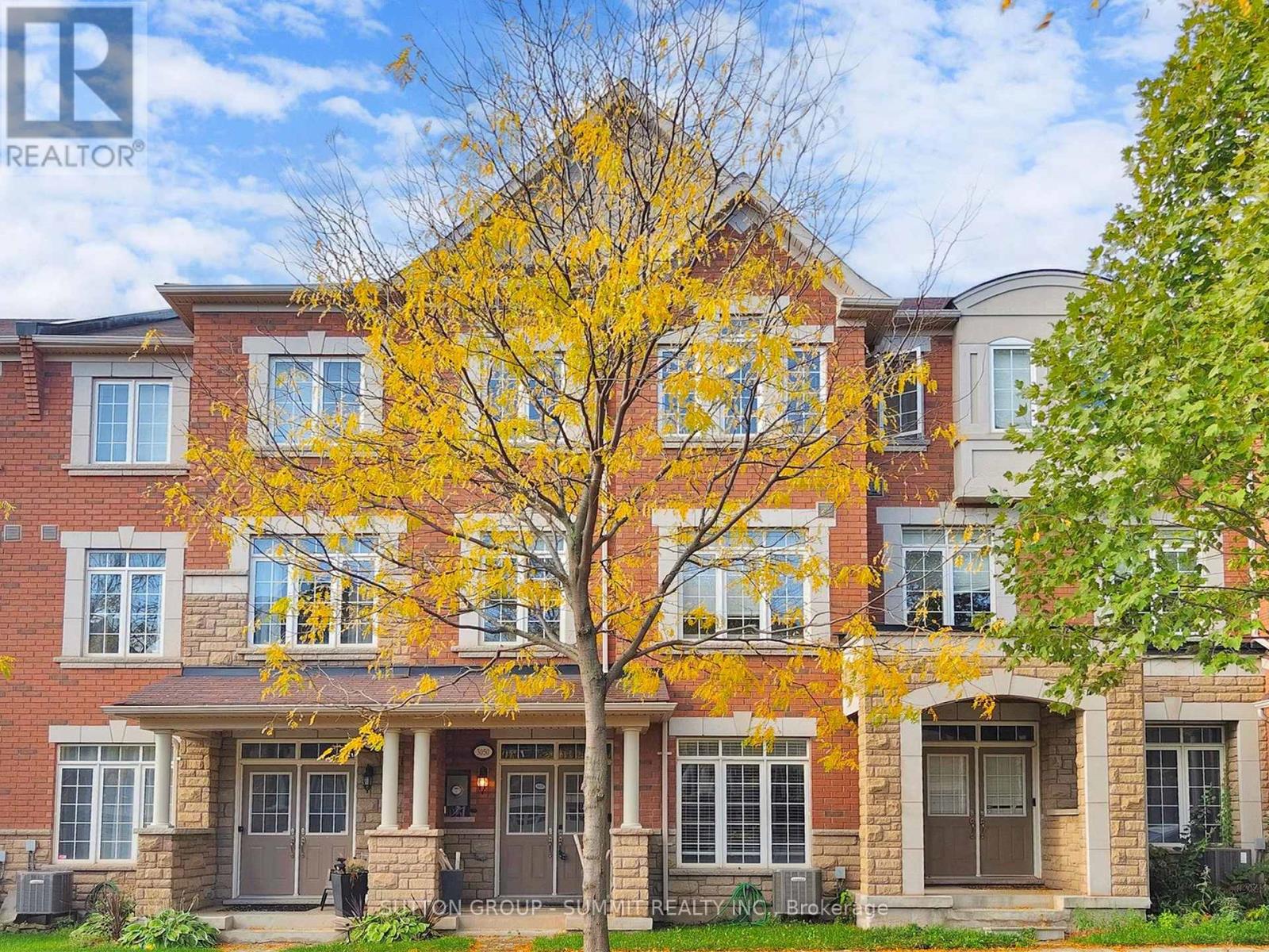3050 Eberly Woods Drive, Oakville, Ontario  L6M 0T5 - Photo 2 - W12473634