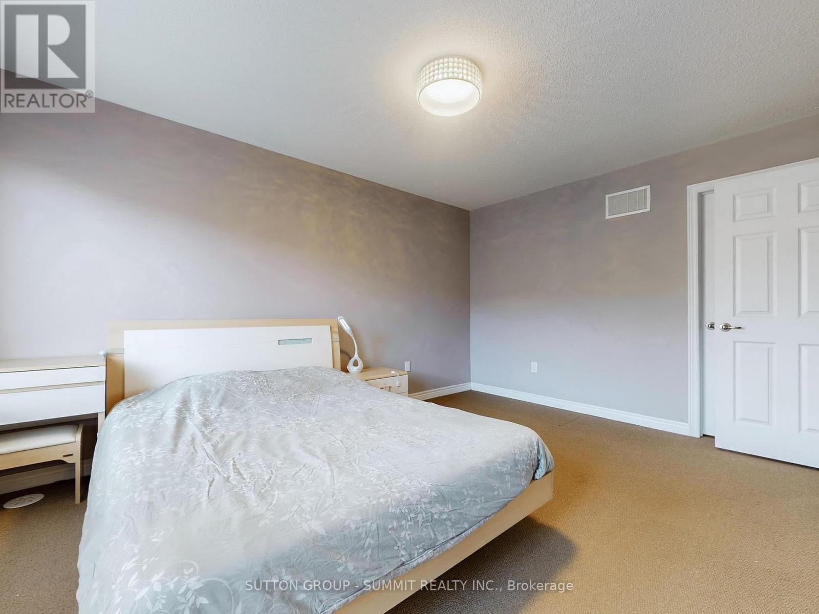 3050 Eberly Woods Drive, Oakville, Ontario  L6M 0T5 - Photo 21 - W12473634