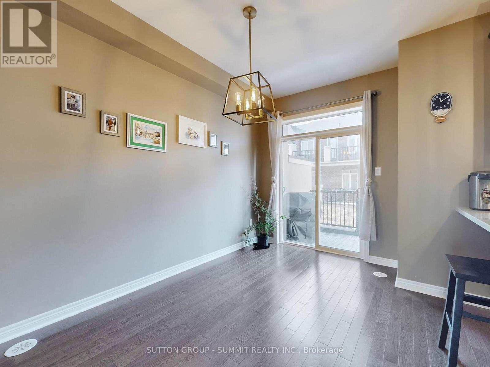 3050 Eberly Woods Drive, Oakville, Ontario  L6M 0T5 - Photo 7 - W12473634