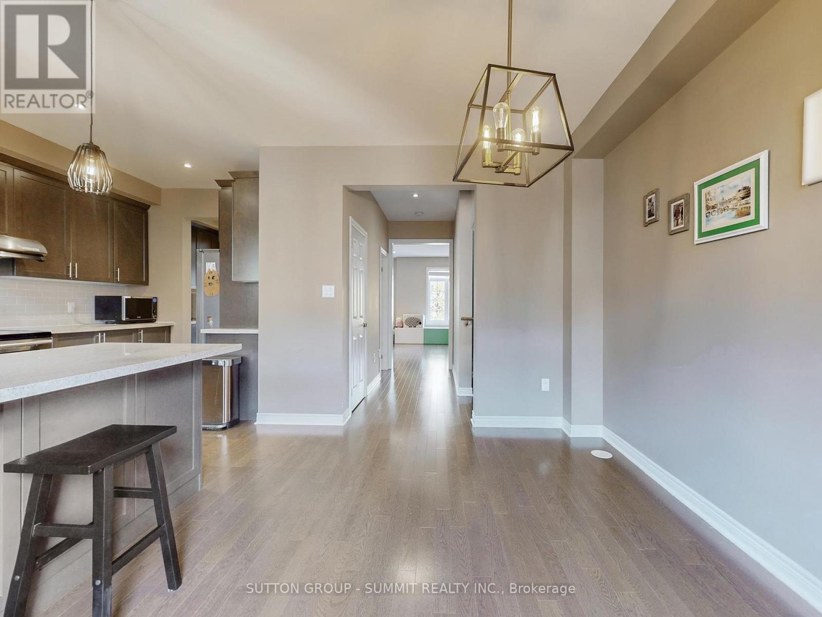 3050 Eberly Woods Drive, Oakville, Ontario  L6M 0T5 - Photo 8 - W12473634