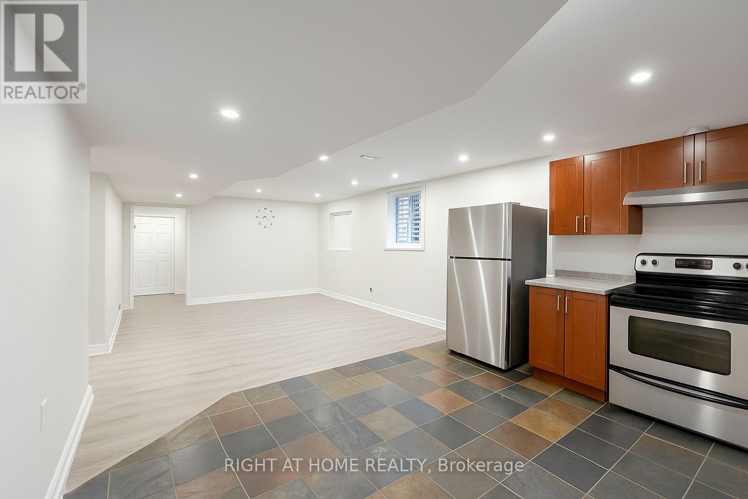 1584 Stevenson Acres, Milton, Ontario  L9T 5Z4 - Photo 2 - W12473635