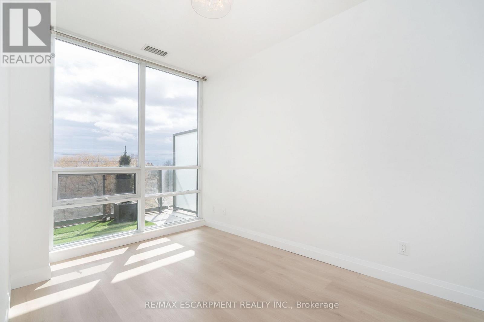 303 - 2230 Lake Shore Boulevard W, Toronto, Ontario  M8V 0B2 - Photo 10 - W12473636