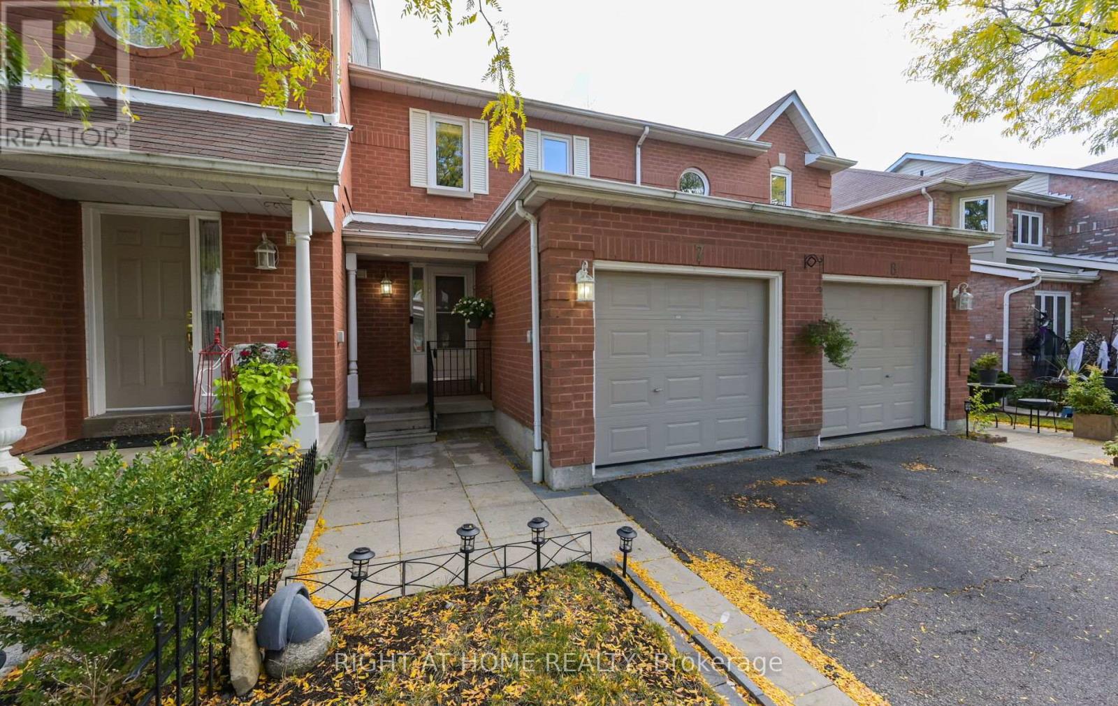 7 - 6050 BIDWELL TRAIL, Mississauga, Ontario