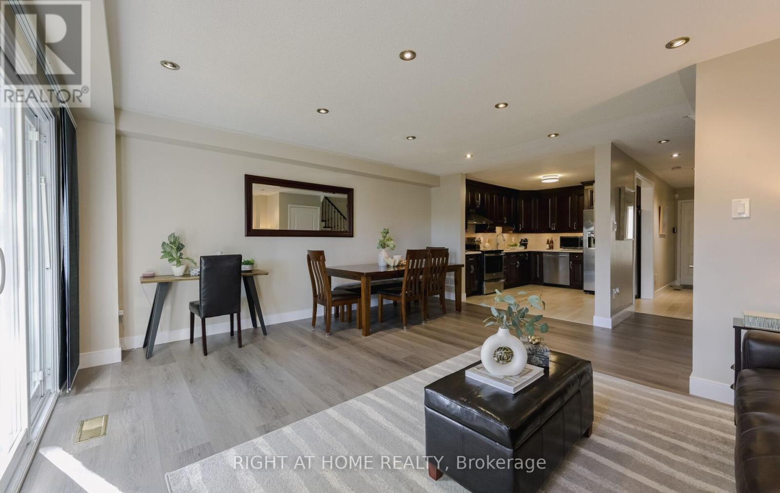 7 - 6050 Bidwell Trail, Mississauga, Ontario  L5V 1V6 - Photo 11 - W12473639