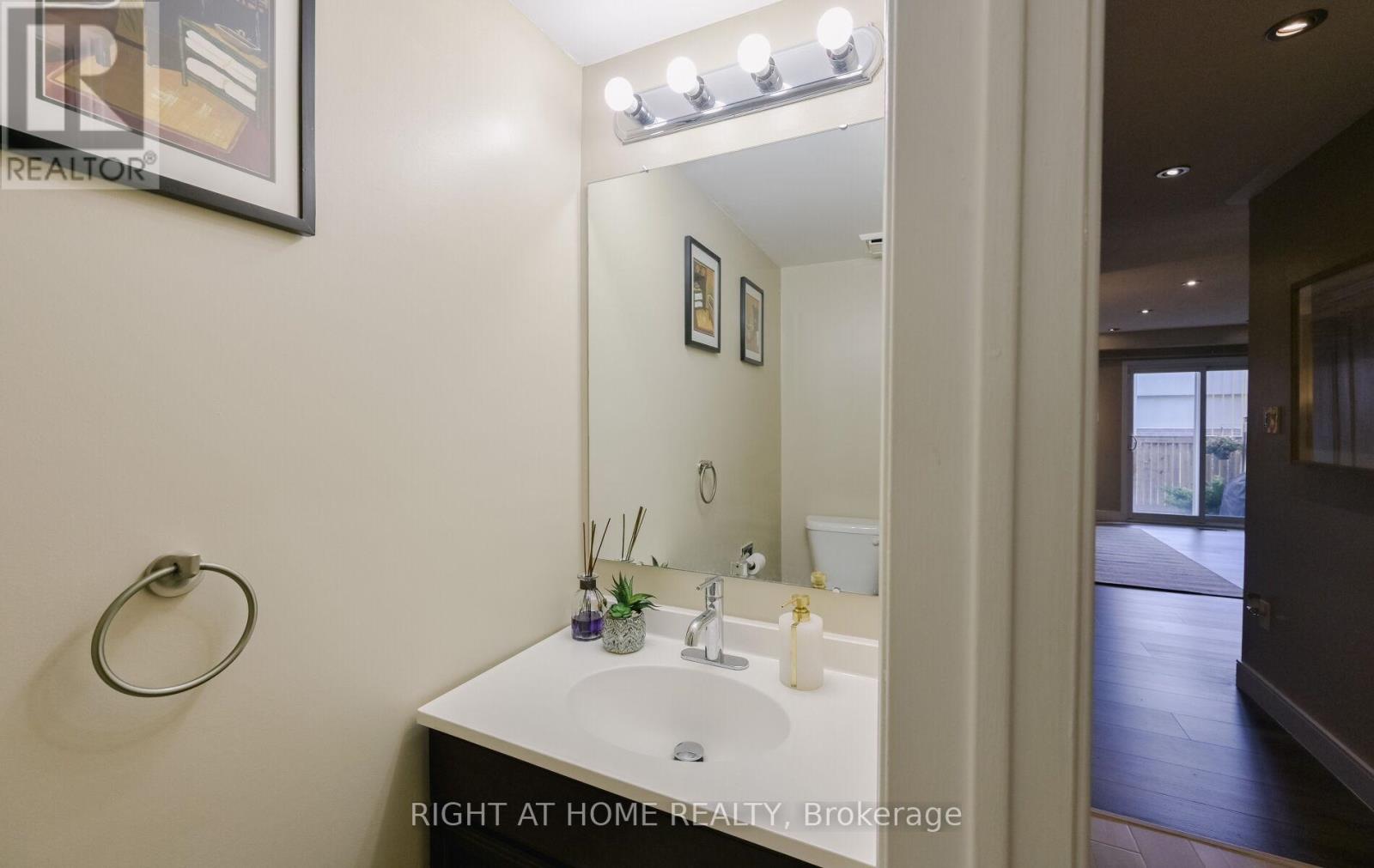 7 - 6050 Bidwell Trail, Mississauga, Ontario  L5V 1V6 - Photo 19 - W12473639