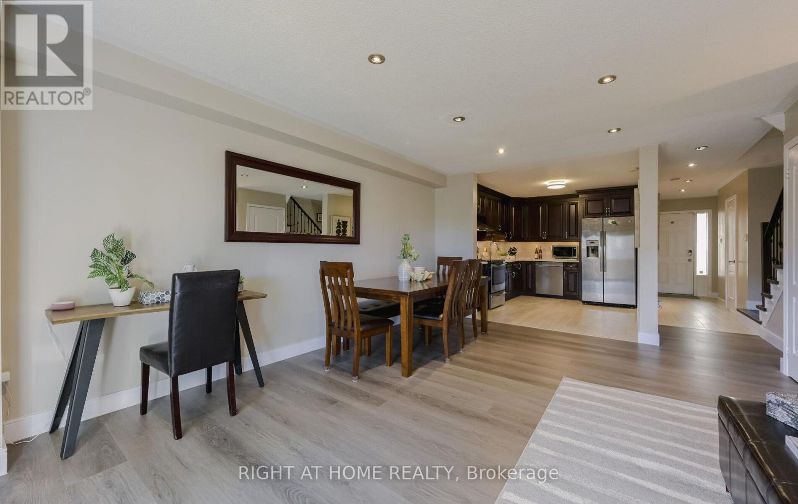 7 - 6050 Bidwell Trail, Mississauga, Ontario  L5V 1V6 - Photo 9 - W12473639