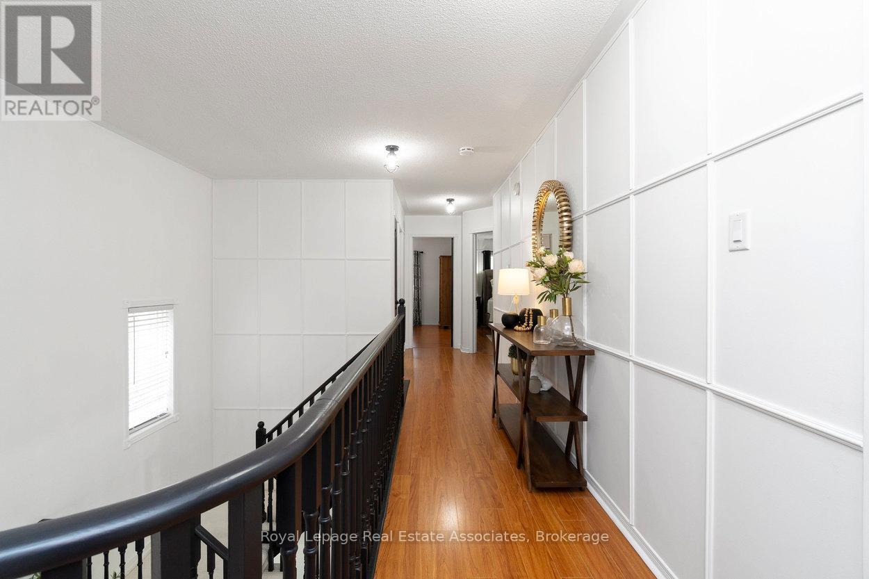 11 Redfinch Way, Brampton (Fletcher's Meadow), Ontario  L7A 2B2 - Photo 26 - W12473653