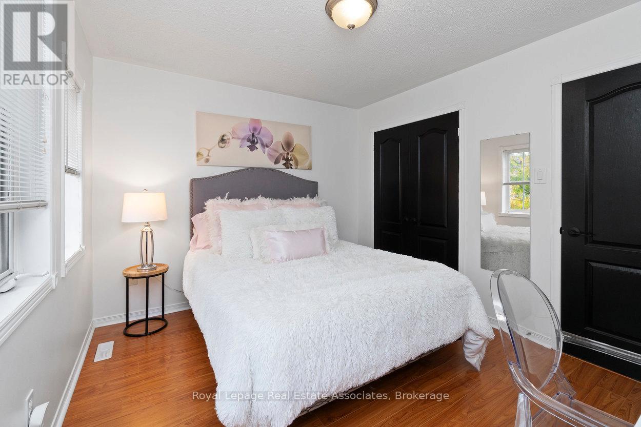 11 Redfinch Way, Brampton (Fletcher's Meadow), Ontario  L7A 2B2 - Photo 36 - W12473653
