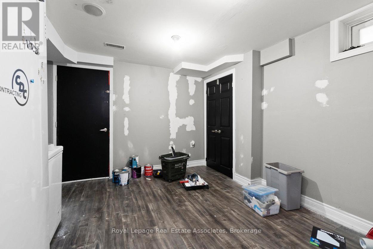 11 Redfinch Way, Brampton (Fletcher's Meadow), Ontario  L7A 2B2 - Photo 46 - W12473653