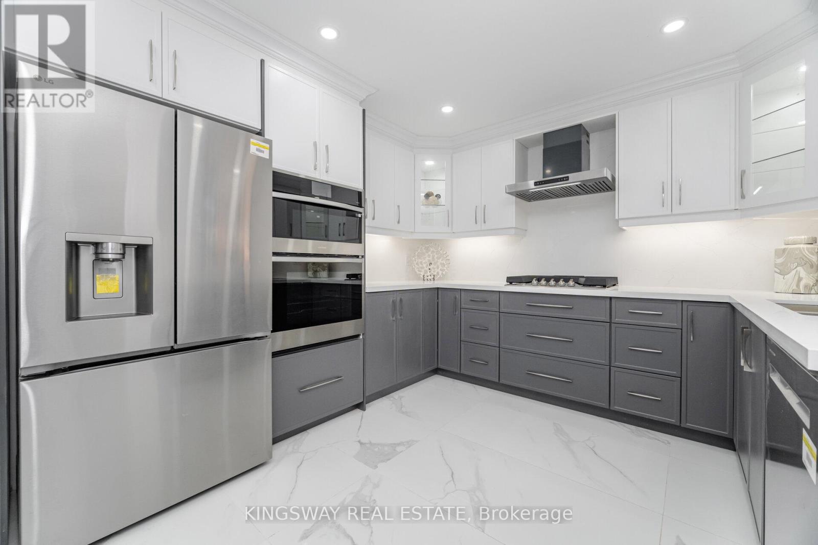 1008 Ceremonial Drive, Mississauga, Ontario  L5R 2Z7 - Photo 12 - W12473695