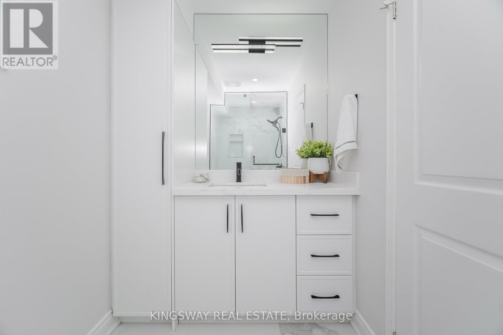 1008 Ceremonial Drive, Mississauga, Ontario  L5R 2Z7 - Photo 18 - W12473695
