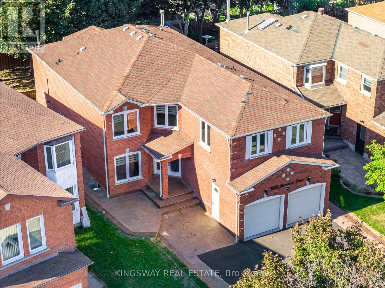 1008 Ceremonial Drive, Mississauga, Ontario  L5R 2Z7 - Photo 2 - W12473695
