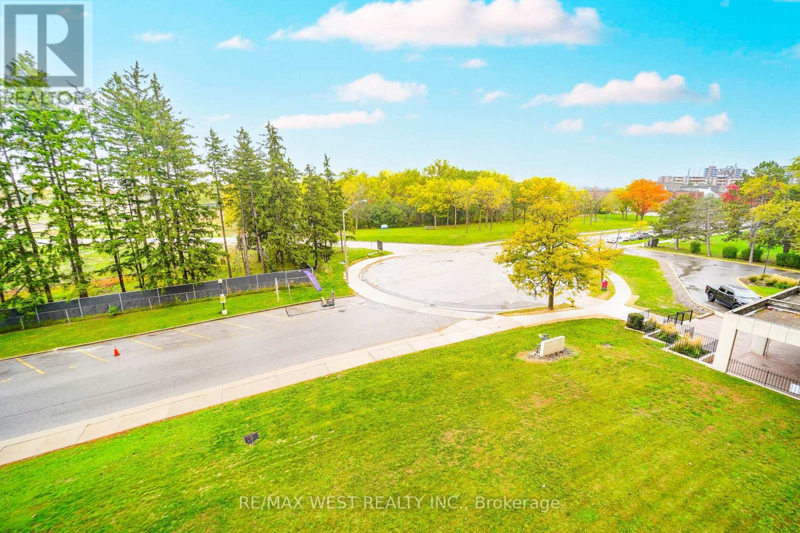 408 - 40 Panorama Court, Toronto, Ontario  M9V 4M1 - Photo 4 - W12473712